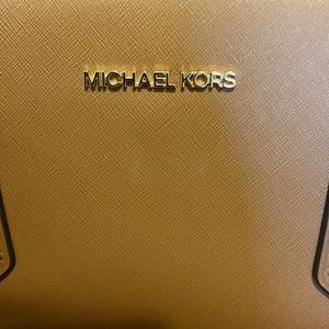 Michael kors brown leather purse